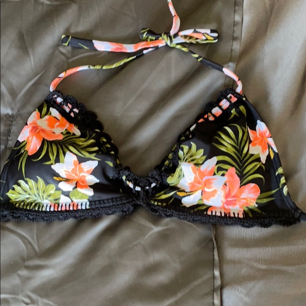 Medium Flower bikini top